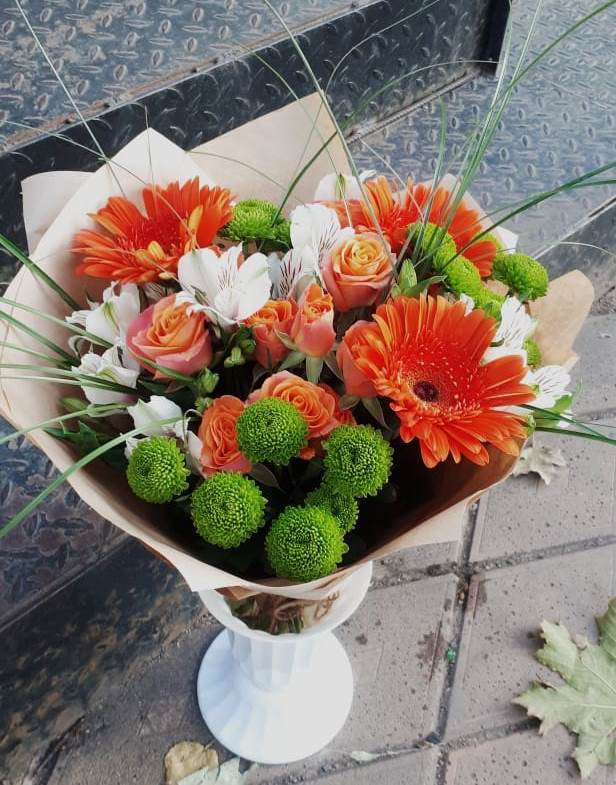 Букет цветов из: Герберы, Хризантемы, Альстромерии и Розы в Заветном