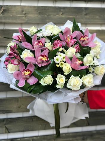 Букет цветов из: Розы и Хризантемы в Заветном