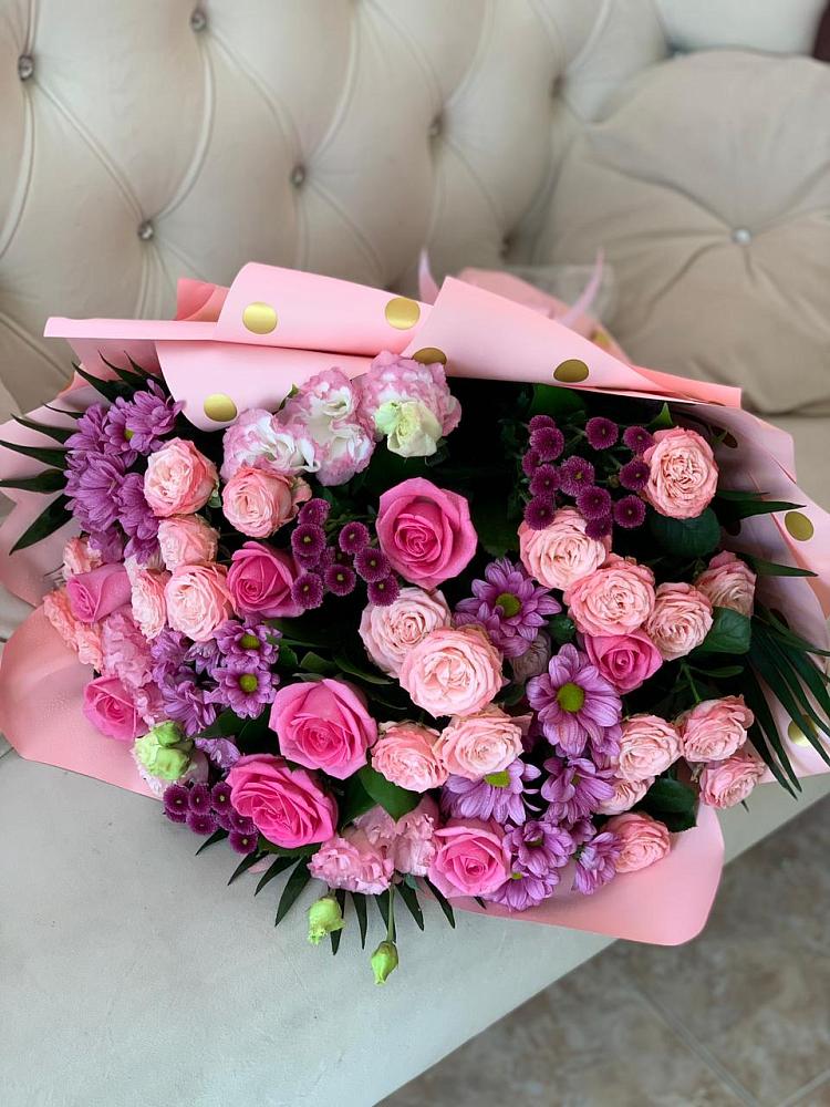 Букет цветов из: Хризантемы, Розы и Лизиантусы в Заветном