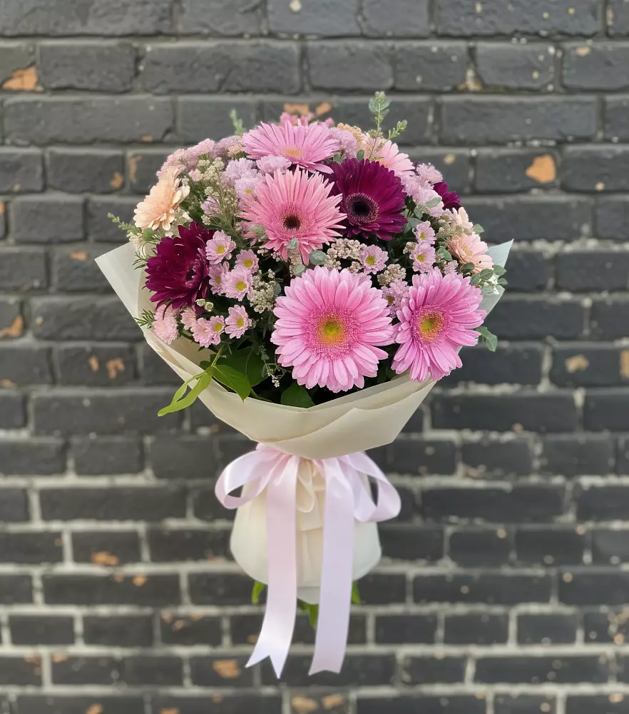 Букет цветов из: Герберы и Хризантемы в Заветном