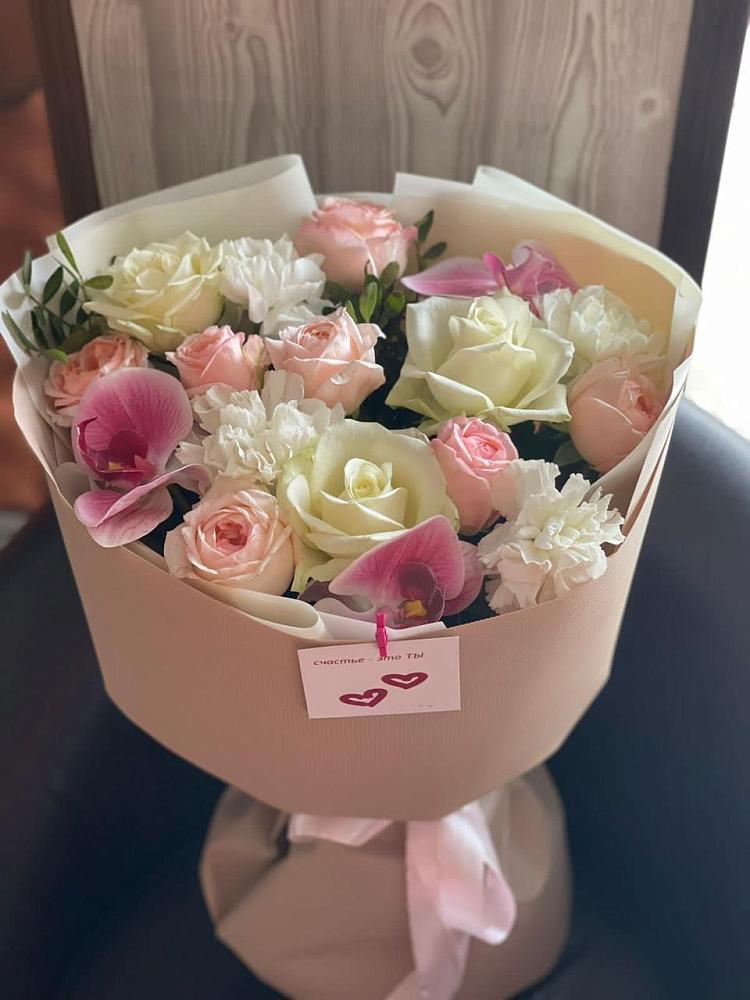 Букет цветов из: Орхидеи, Розы и Гвоздики в Заветном