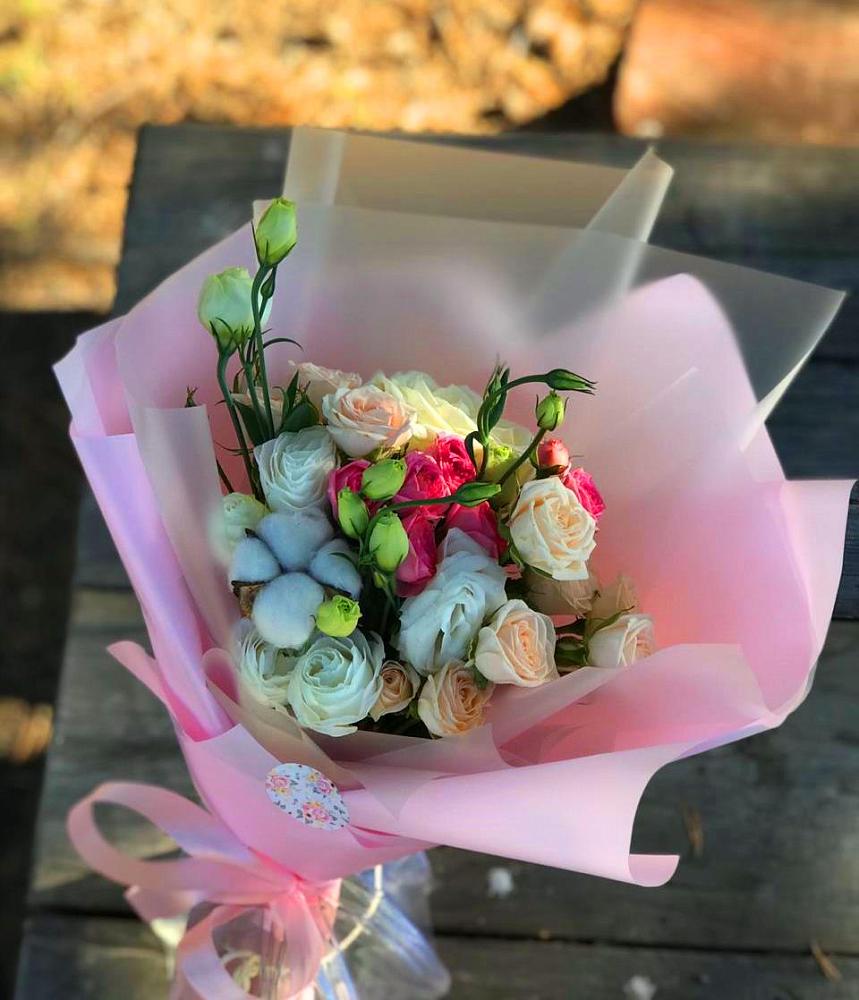 Букет цветов из: Розы и Лизиантусы в Заветном