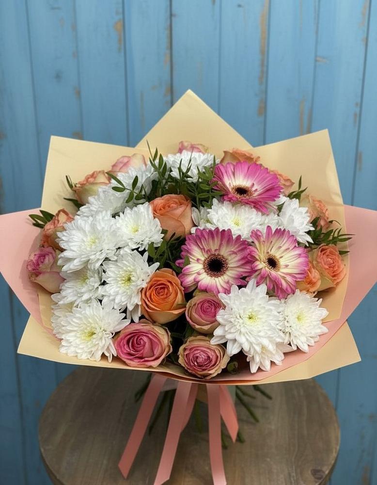 Букет цветов из: Розы, Герберы и Хризантемы в Заветном