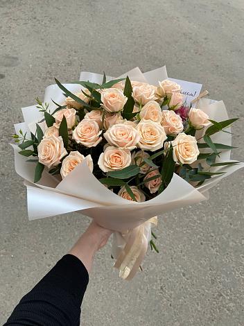 Букет Кремовые розы Латте в Заветном