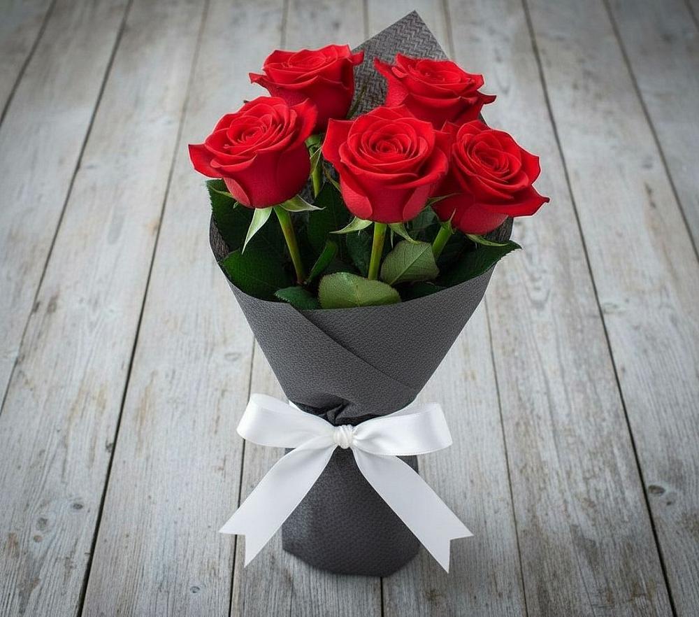 Букет 5 Красных роз Эдлесс Лав в Заветном