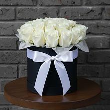 Цветочная композиция из Розы в шляпной коробке в Заветном