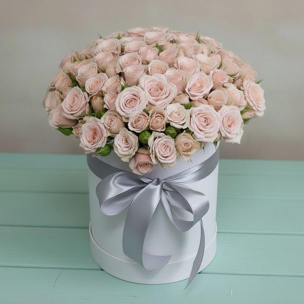 Цветочная композиция из Розы в шляпной коробке в Заветном